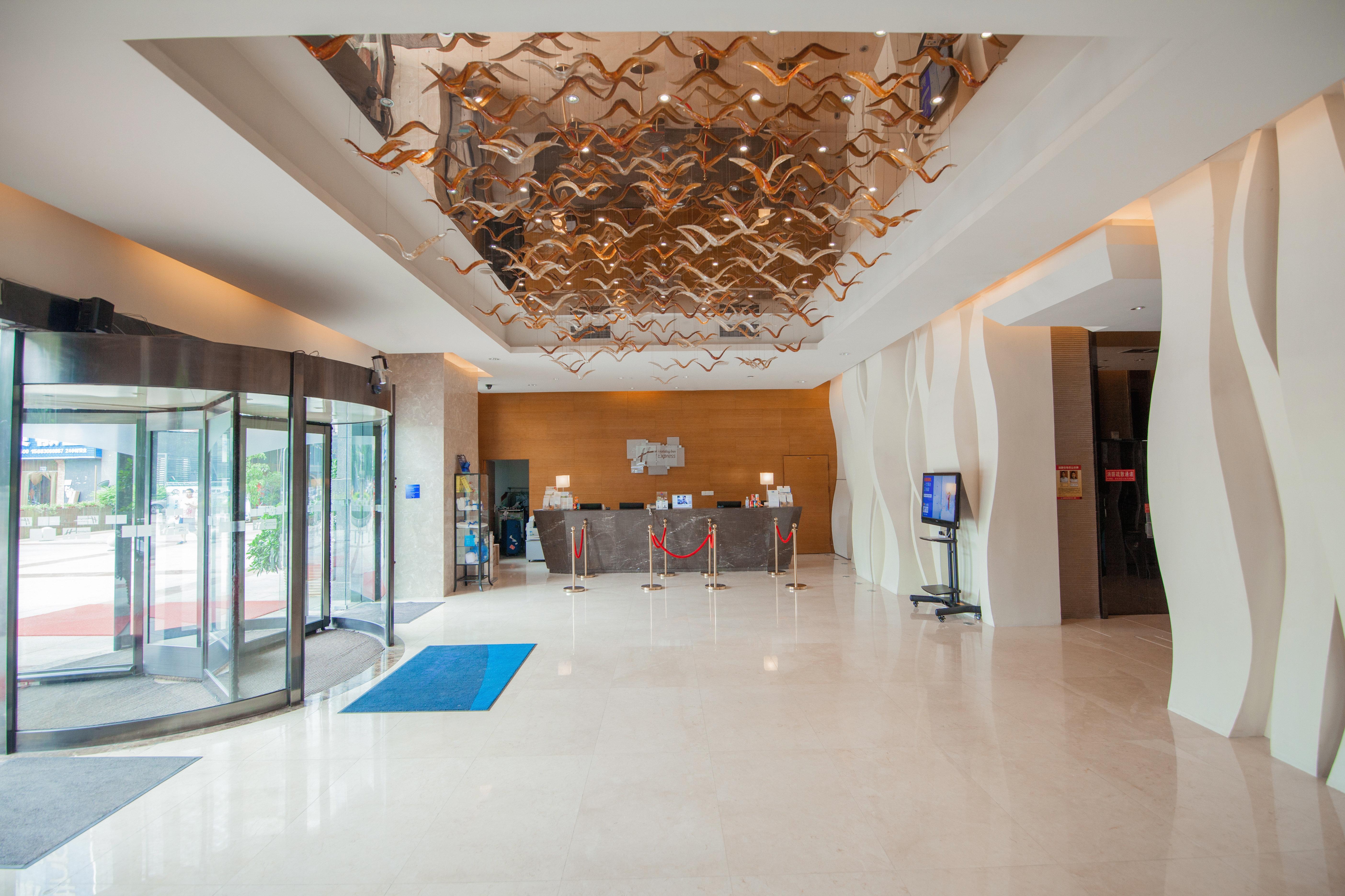 Holiday Inn Express Chongqing Guanyinqiao By Ihg Εξωτερικό φωτογραφία